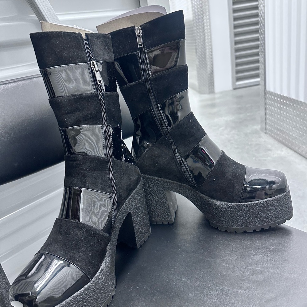 LAMODA Black Women's Platform Boots